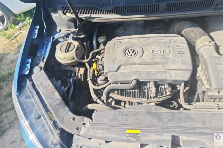 Used Volkswagen Touran 2016 Volkswagen Touran L 330TSI DSG Luxury Edition Engine Bay Right