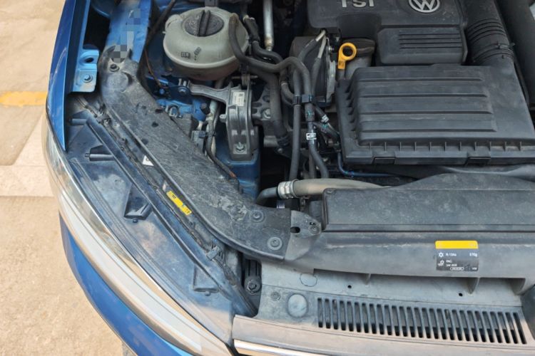 Used Volkswagen Touran 2016 Volkswagen Touran L 280TSI DSG Comfort Edition Engine Bay Right