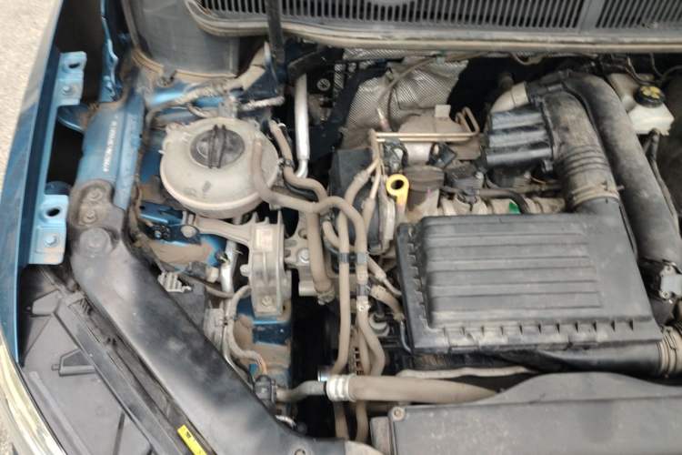 Used Volkswagen Touran 2016 Volkswagen Touran L 280TSI DSG Comfort Edition Engine Bay Right