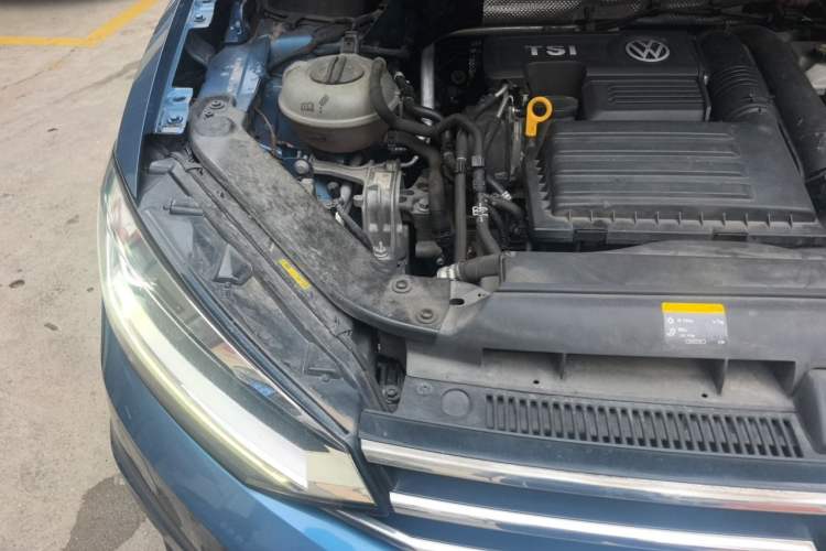 Used Volkswagen Touran 2016 Volkswagen Touran L 280TSI DSG Comfort Edition Engine Bay Right