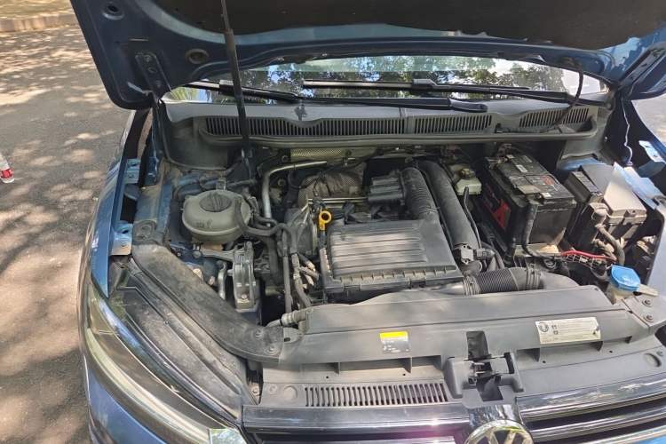Used Volkswagen Touran 2016 Volkswagen Touran L 280TSI DSG Comfort Edition Engine Bay Right