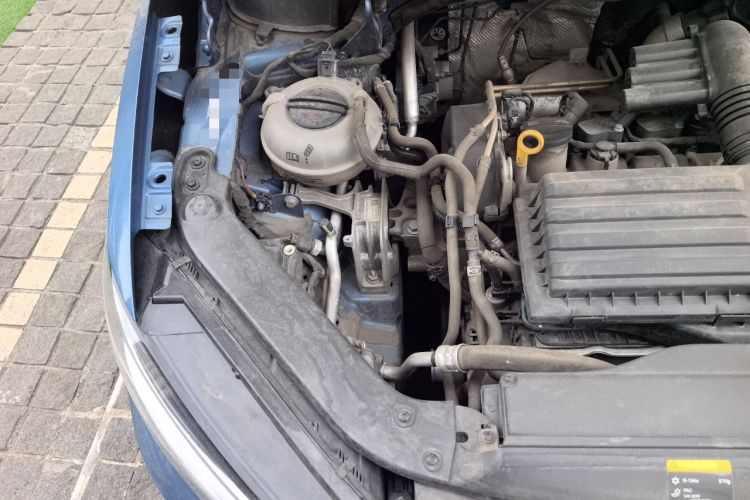 Used Volkswagen Touran 2016 Volkswagen Touran L 280TSI DSG Comfort Edition Engine Bay Right