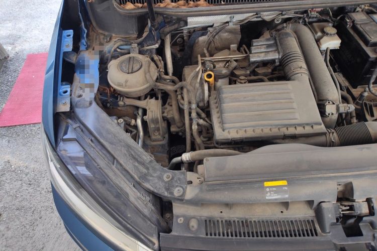 Used Volkswagen Touran 2016 Volkswagen Touran L 280TSI DSG Comfort Edition Engine Bay Right