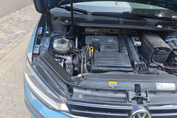 Used Volkswagen Touran 2016 Volkswagen Touran L 280TSI DSG Comfort Edition Engine Bay Right