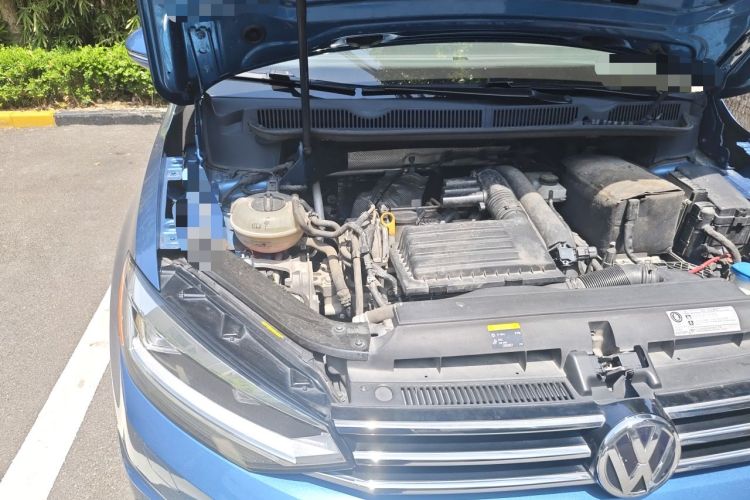 Used Volkswagen Touran 2016 Volkswagen Touran L 280TSI DSG Luxury Edition Engine Bay Right