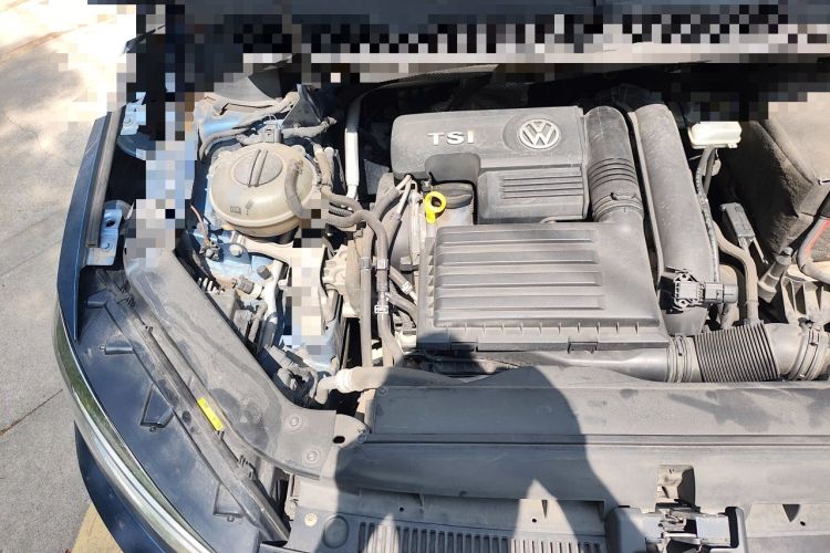 Used Volkswagen Touran 2016 Volkswagen Touran L 280TSI DSG Comfort Edition Engine Bay Right