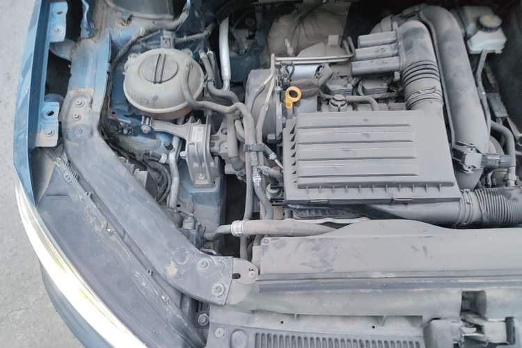 Used Volkswagen Touran 2016 Volkswagen Touran L 280TSI DSG Comfort Edition Engine Bay Right
