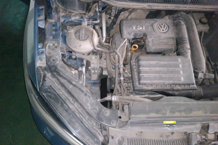 Used Volkswagen Touran 2016 Volkswagen Touran L 280TSI DSG Comfort Edition Engine Bay Right