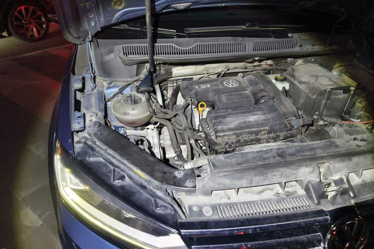 Used Volkswagen Touran 2016 Volkswagen Touran L 280TSI DSG Comfort Edition Engine Bay Right