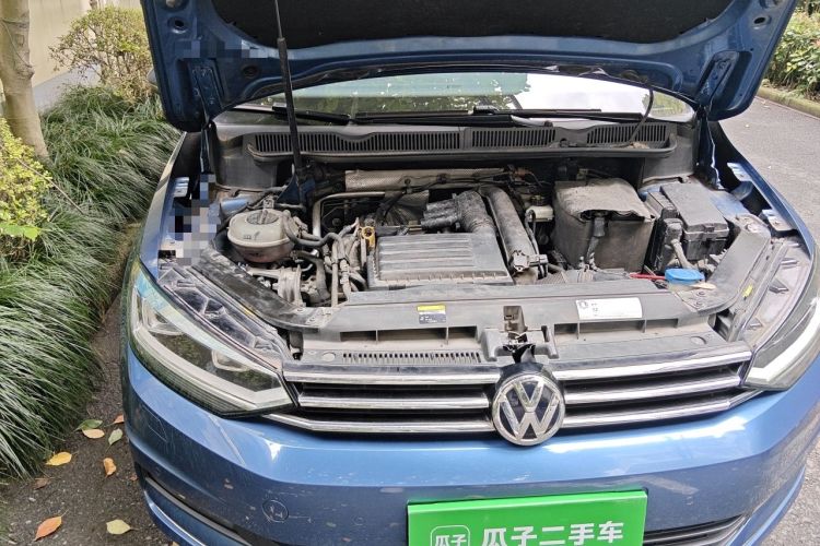 Used Volkswagen Touran 2016 Volkswagen Touran L 280TSI DSG Comfort Edition Engine Bay Right