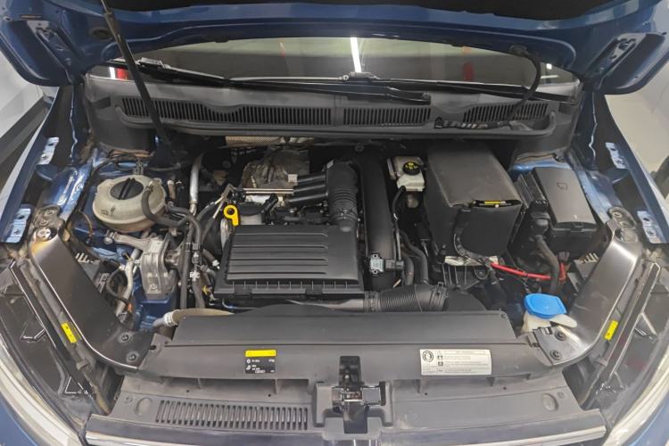 Used Volkswagen Touran 2016 Volkswagen Touran L 280TSI DSG Luxury Edition Engine Bay