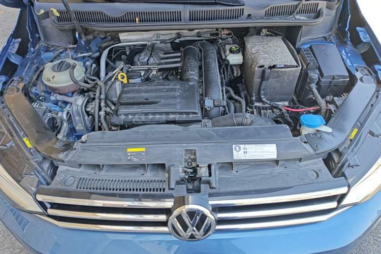 Used Volkswagen Touran 2016 Volkswagen Touran L 280TSI DSG Comfort Edition Engine Bay