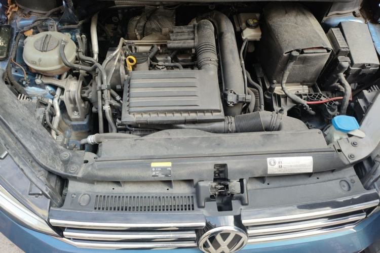 Used Volkswagen Touran 2016 Volkswagen Touran L 280TSI DSG Comfort Edition Engine Bay