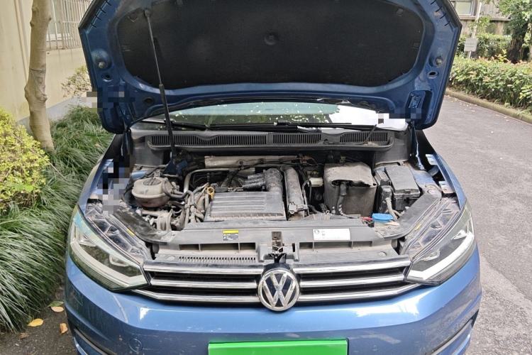 Used Volkswagen Touran 2016 Volkswagen Touran L 280TSI DSG Comfort Edition Engine Bay