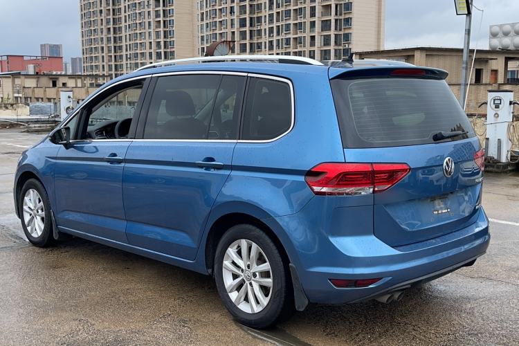 Used Volkswagen Touran 2016 Volkswagen Touran L 280TSI DSG Comfort Edition Exterior 1