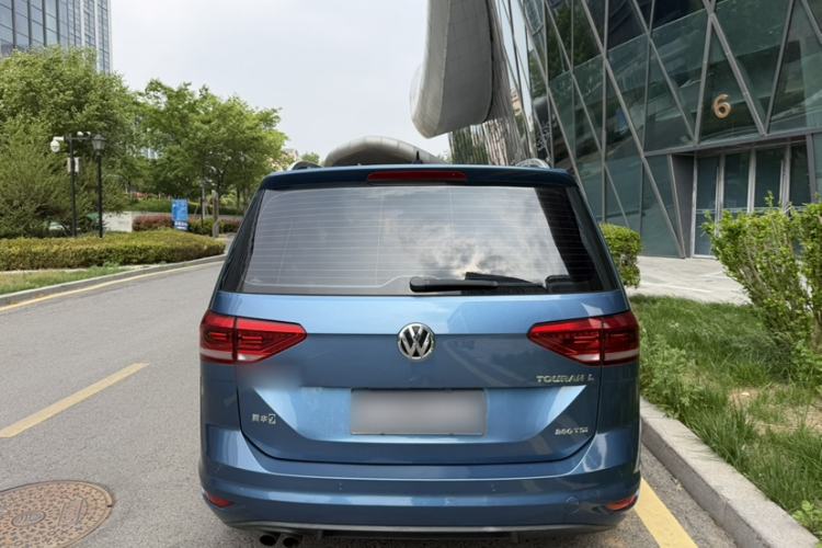 Used Volkswagen Touran 2016 Volkswagen Touran L 280TSI DSG Comfort Edition Exterior 10