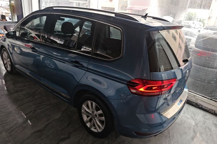 Used Volkswagen Touran 2016 Volkswagen Touran L 280TSI DSG Comfort Edition Exterior 2
