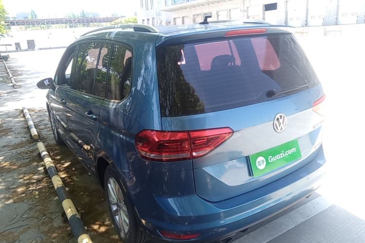 Used Volkswagen Touran 2016 Volkswagen Touran L 280TSI DSG Comfort Edition Exterior 2