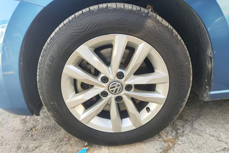 Used Volkswagen Touran 2016 Volkswagen Touran L 280TSI DSG Comfort Edition Exterior 3
