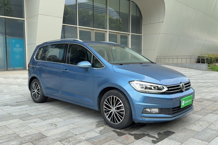 Used Volkswagen Touran 2016 Volkswagen Touran L 280TSI DSG Luxury Edition Exterior 3