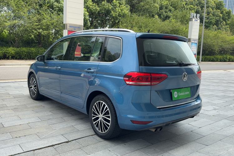 Used Volkswagen Touran 2016 Volkswagen Touran L 280TSI DSG Luxury Edition Exterior 4