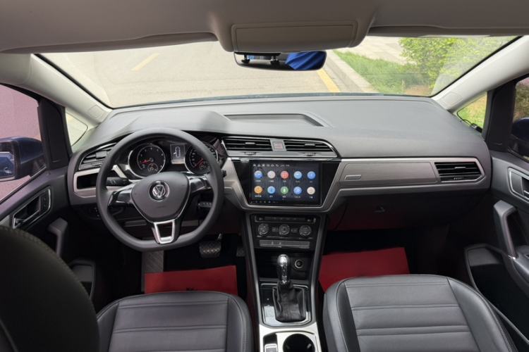 Used Volkswagen Touran 2016 Volkswagen Touran L 280TSI DSG Comfort Edition Exterior 4