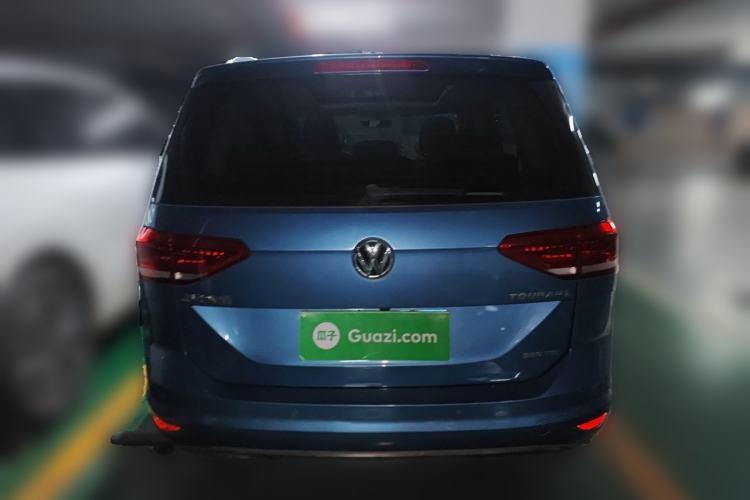 Used Volkswagen Touran 2016 Volkswagen Touran L 280TSI DSG Comfort Edition Exterior 4