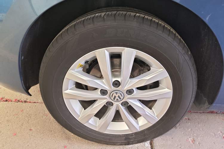 Used Volkswagen Touran 2016 Volkswagen Touran L 280TSI DSG Comfort Edition Exterior 5