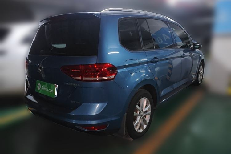 Used Volkswagen Touran 2016 Volkswagen Touran L 280TSI DSG Comfort Edition Exterior 5