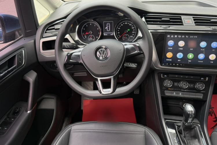 Used Volkswagen Touran 2016 Volkswagen Touran L 280TSI DSG Comfort Edition Exterior 9
