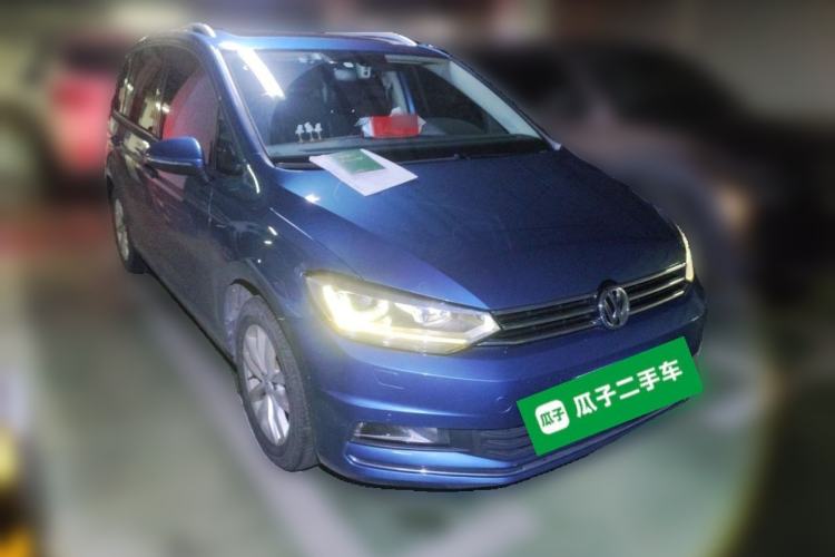 Used Volkswagen Touran 2016 Volkswagen Touran L 280TSI DSG Comfort Edition Front Right 45 Deg