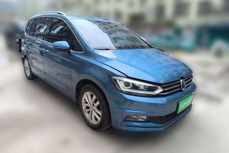 Used Volkswagen Touran 2016 Volkswagen Touran L 280TSI DSG Comfort Edition Front Right 45 Deg
