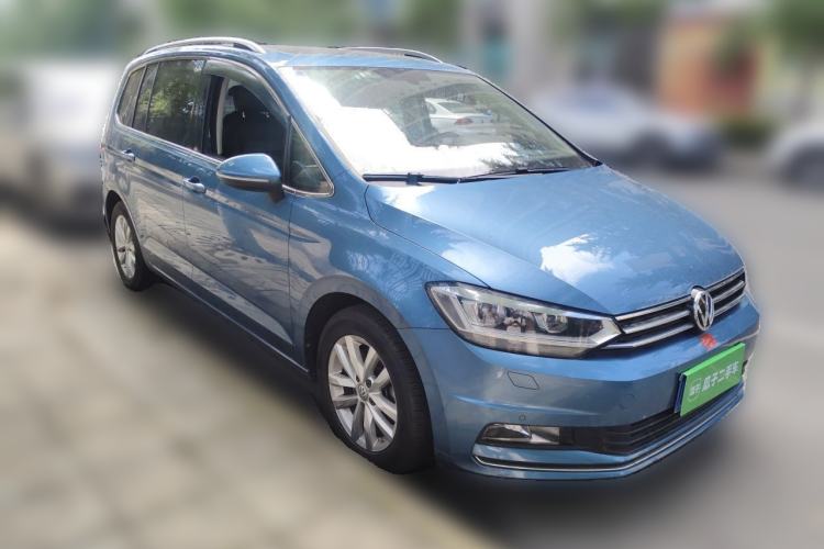 Used Volkswagen Touran 2016 Volkswagen Touran L 280TSI DSG Comfort Edition Front Right 45 Deg