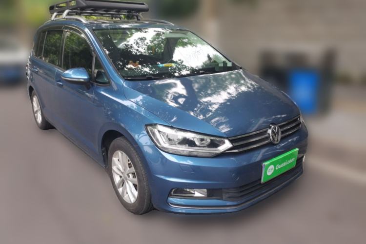 Used Volkswagen Touran 2016 Volkswagen Touran L 280TSI DSG Comfort Edition Front Right 45 Deg