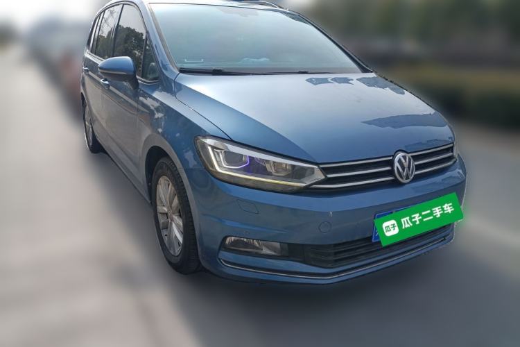 Used Volkswagen Touran 2016 Volkswagen Touran L 280TSI DSG Comfort Edition Front Right 45 Deg