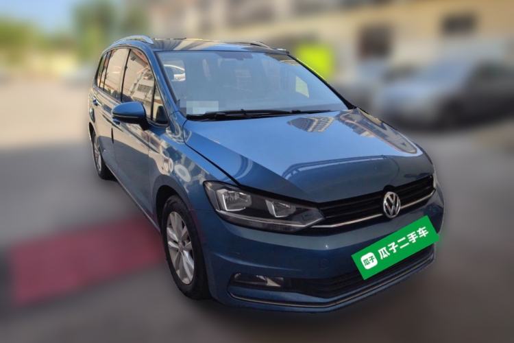 Used Volkswagen Touran 2016 Volkswagen Touran L 280TSI DSG Comfort Edition Front Right 45 Deg