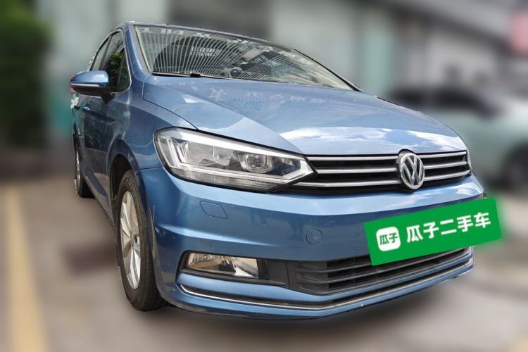 Used Volkswagen Touran 2016 Volkswagen Touran L 280TSI DSG Comfort Edition Front Right 45 Deg