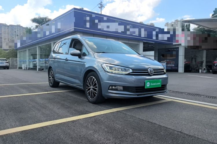 Used Volkswagen Touran 2016 Volkswagen Touran L 280TSI DSG Comfort Edition Front Right 45 Deg