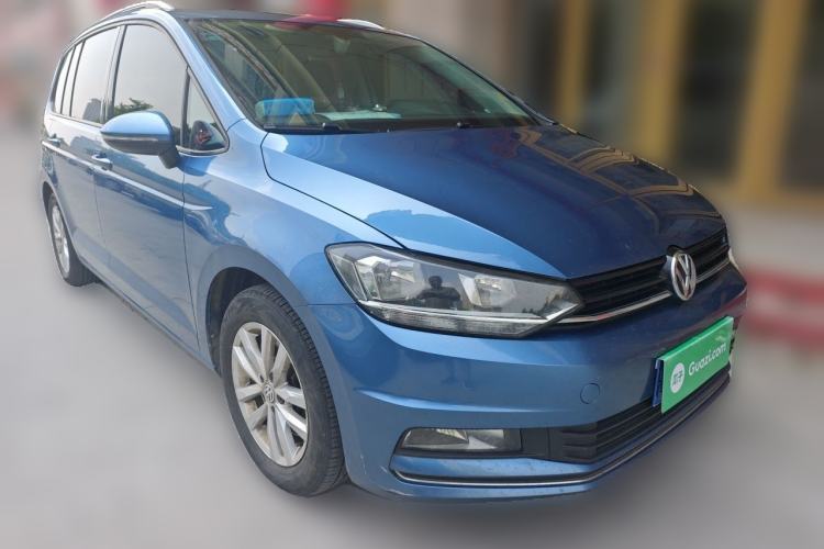 Used Volkswagen Touran 2016 Volkswagen Touran L 280TSI DSG Comfort Edition Front Right 45 Deg