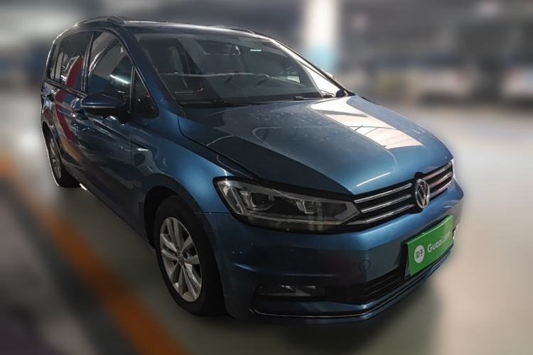 Used Volkswagen Touran 2016 Volkswagen Touran L 280TSI DSG Comfort Edition Front Right 45 Deg