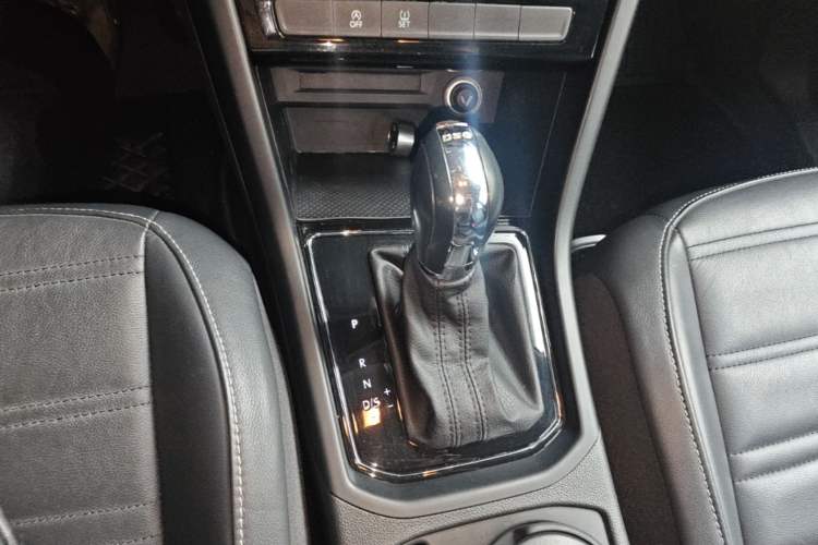 Used Volkswagen Touran 2016 Volkswagen Touran L 280TSI DSG Comfort Edition Gear Lever