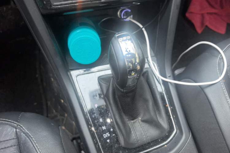 Used Volkswagen Touran 2016 Volkswagen Touran L 280TSI DSG Comfort Edition Gear Lever