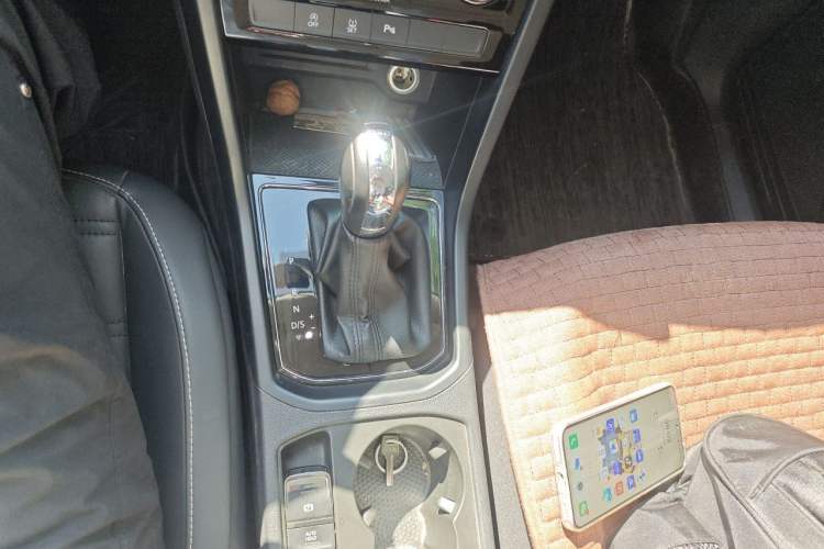 Used Volkswagen Touran 2016 Volkswagen Touran L 280TSI DSG Comfort Edition Gear Lever