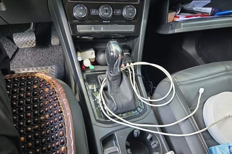 Used Volkswagen Touran 2016 Volkswagen Touran L 280TSI DSG Comfort Edition Gear Lever