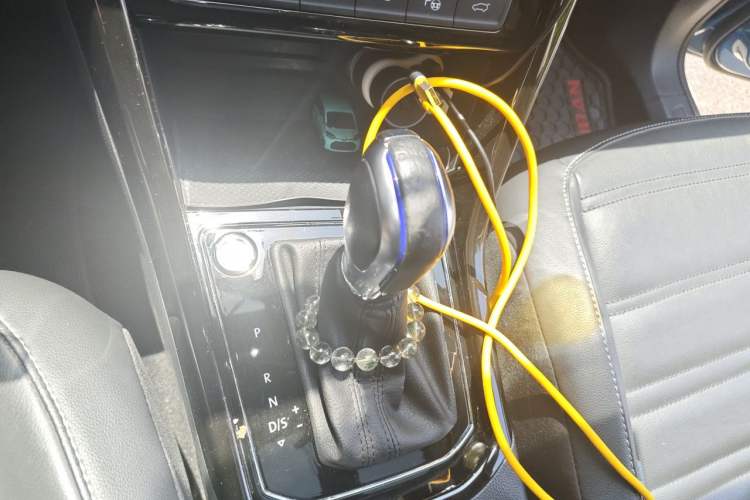 Used Volkswagen Touran 2016 Volkswagen Touran L 280TSI DSG Luxury Edition Gear Lever