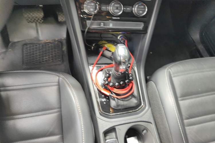 Used Volkswagen Touran 2016 Volkswagen Touran L 280TSI DSG Comfort Edition Gear Lever