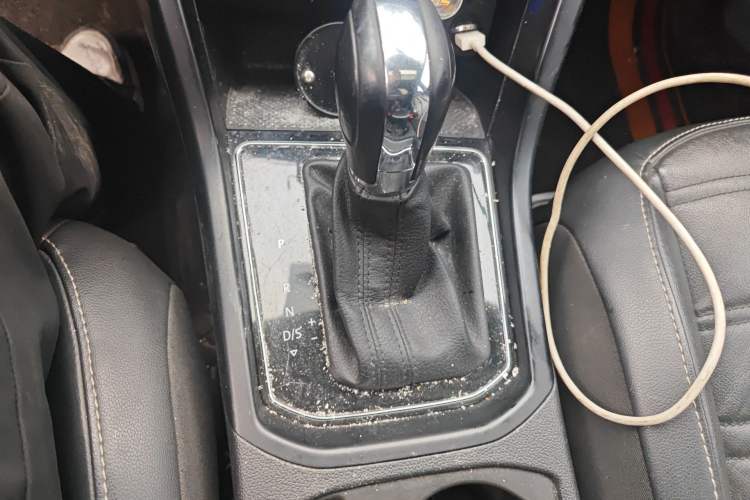 Used Volkswagen Touran 2016 Volkswagen Touran L 280TSI DSG Comfort Edition Gear Lever