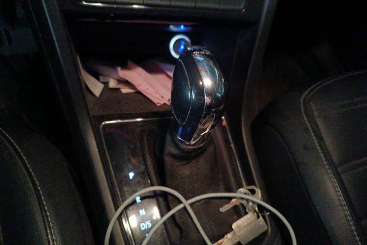 Used Volkswagen Touran 2016 Volkswagen Touran L 280TSI DSG Comfort Edition Gear Lever