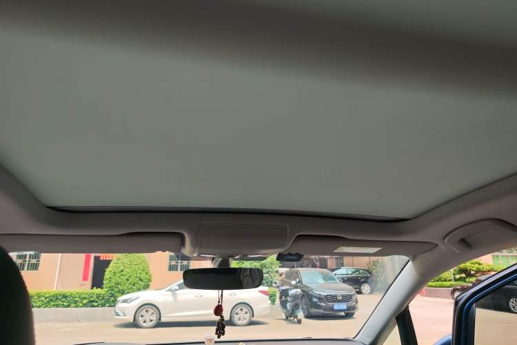 Used Volkswagen Touran 2016 Volkswagen Touran L 280TSI DSG Comfort Edition Headliner