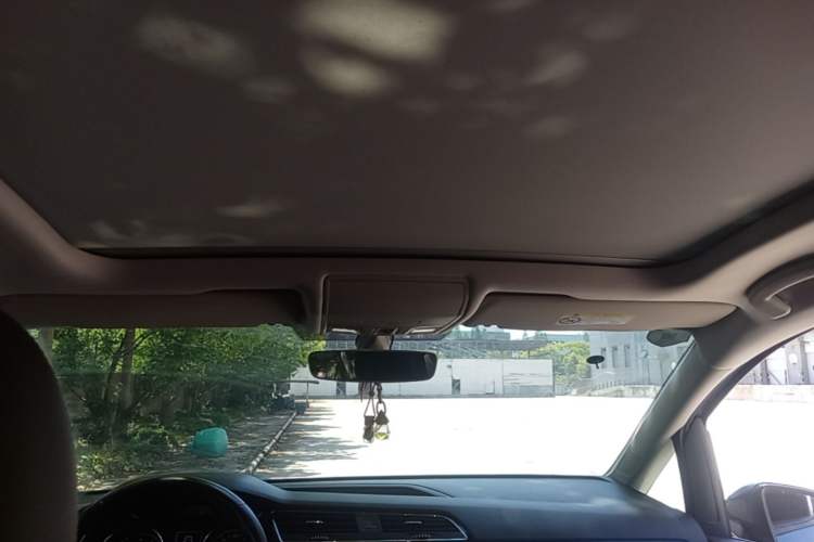 Used Volkswagen Touran 2016 Volkswagen Touran L 280TSI DSG Comfort Edition Headliner